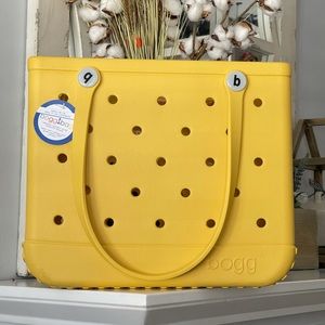 Bogg bag baby yellow